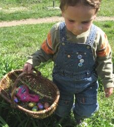 PÂQUES ET LA TRADITION DES OEUFS
